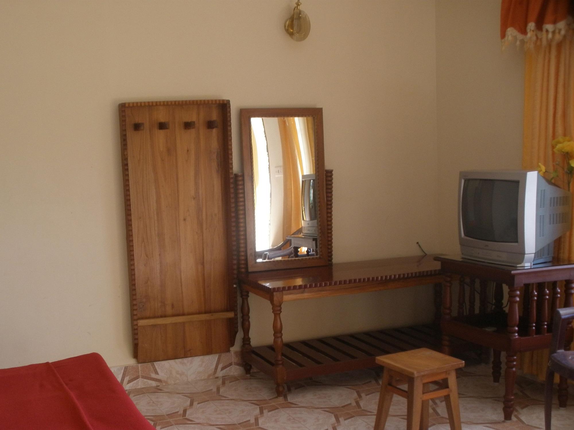 Jungle Palace Homestay *
