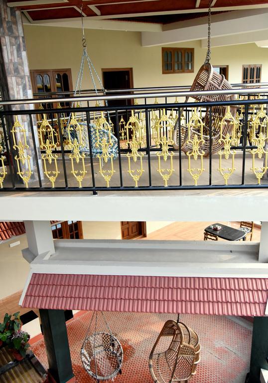 Homestay Jungle Palace *