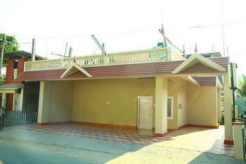 Jungle Palace Homestay Thekkady