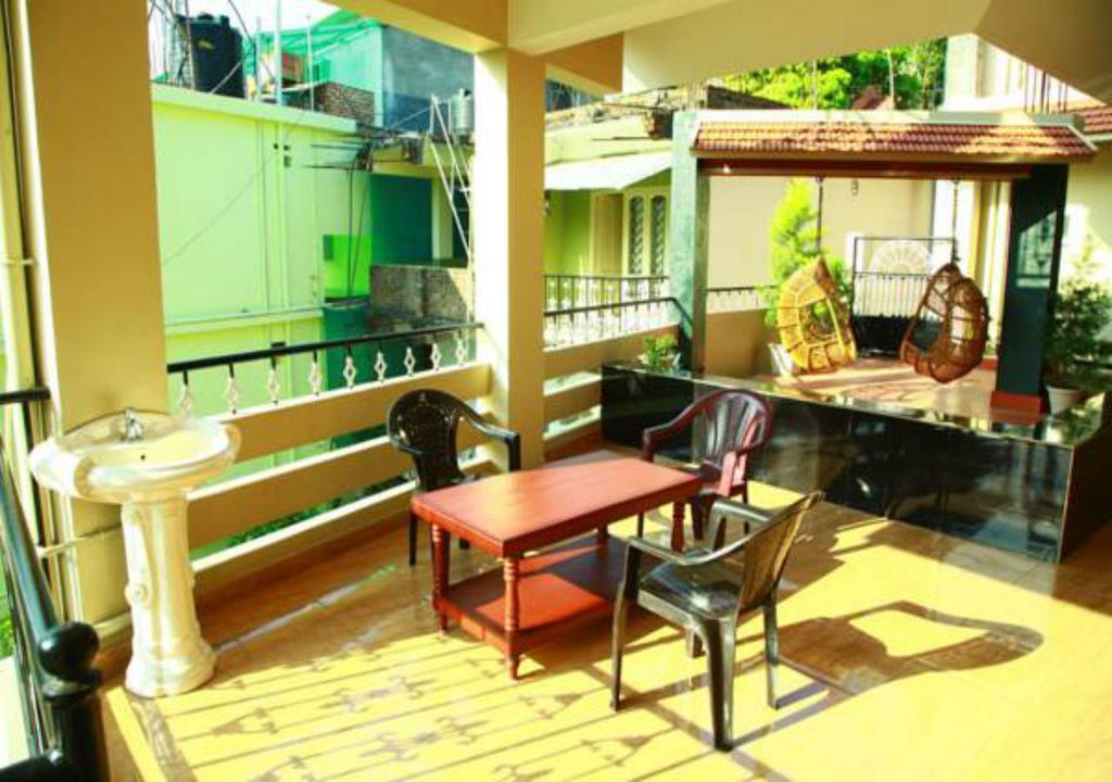 Homestay Jungle Palace *